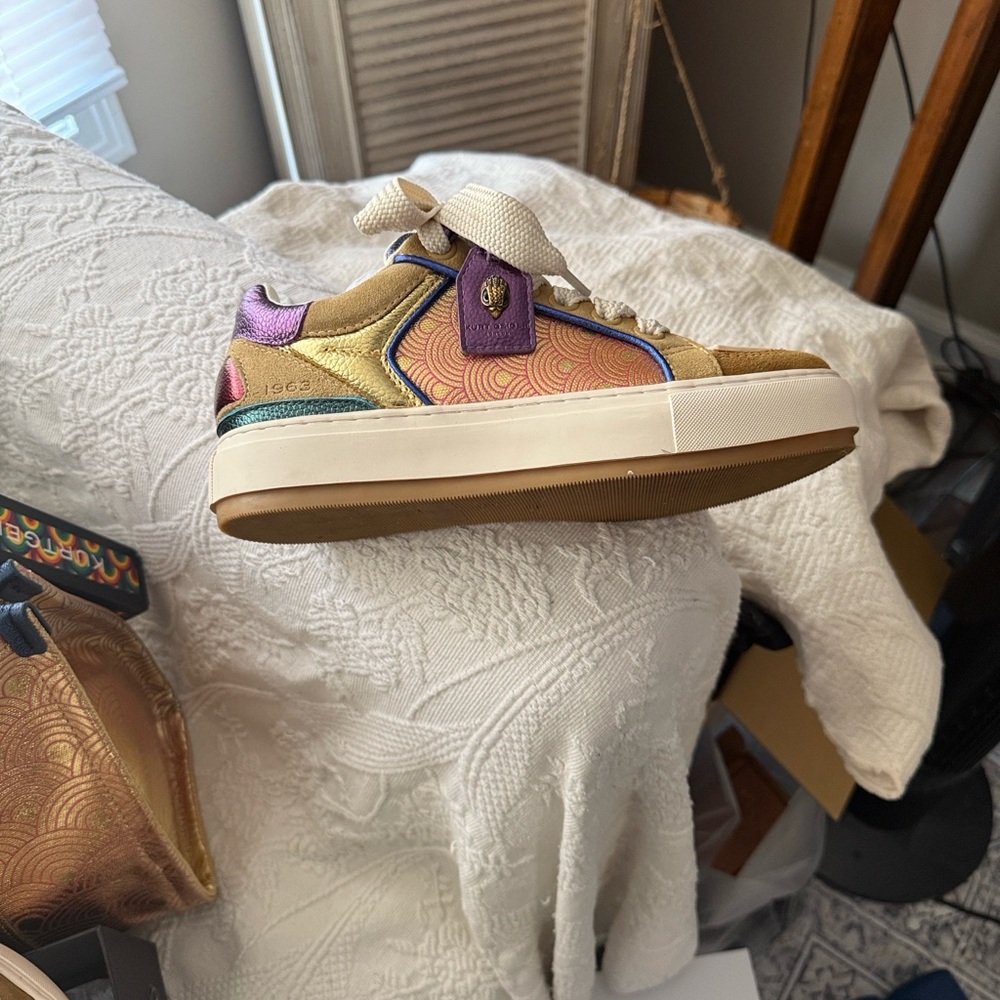 Kurt Geiger SouthBank sneakers NWT. Stylish Gold and Purple hues. Size 41/ 10. - Picture 4 of 4
